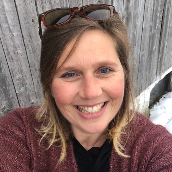 Meet your Posher, Laurie - Picture 1 of 1